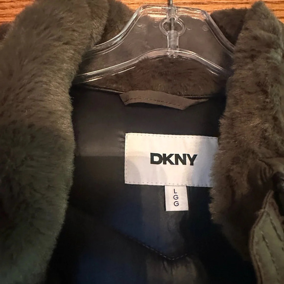 NWT DKNY Army Green Puffy winter coat - Picture 4 of 11